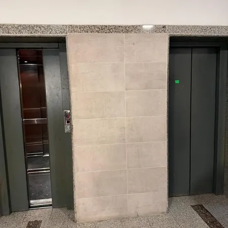 Blloku Lägenhet Tirana